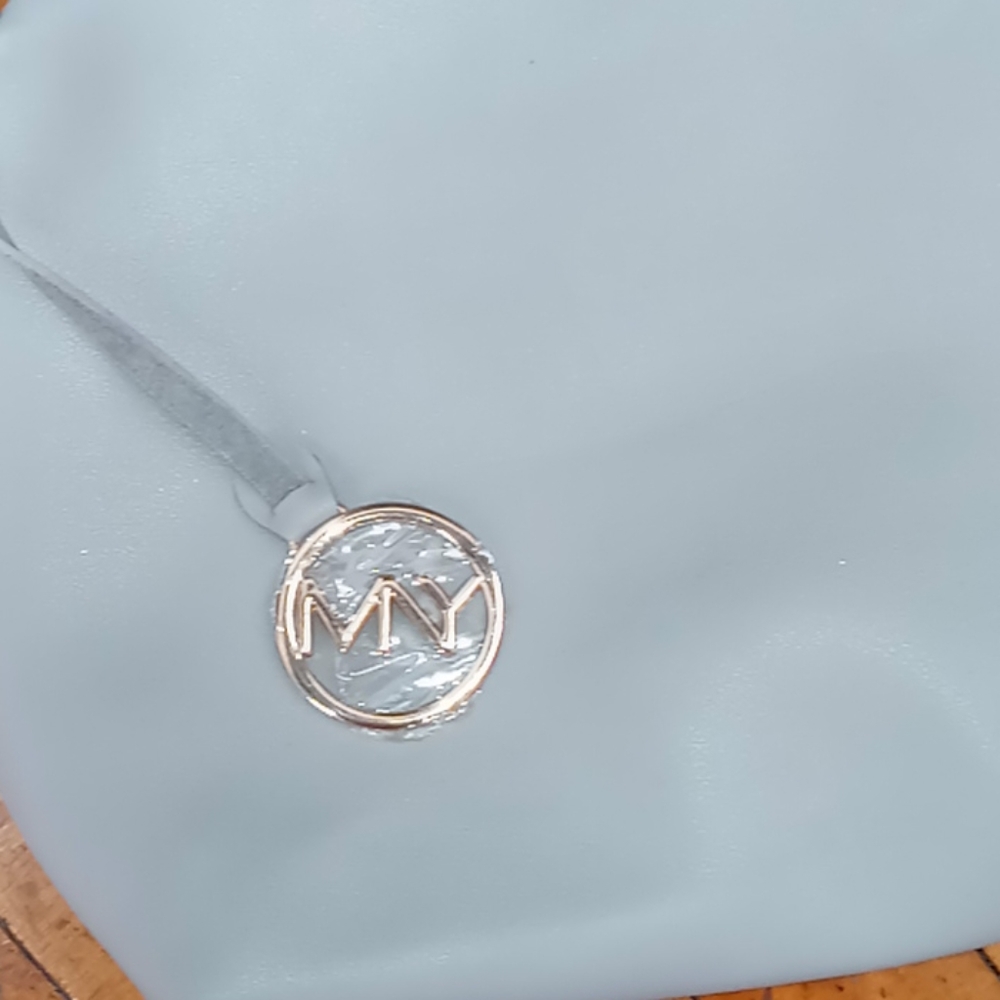 Women's MNY purse - Picture 2 of 3